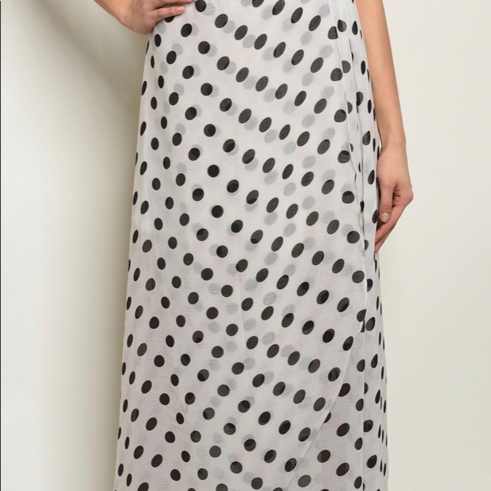 White skirt with polka dot